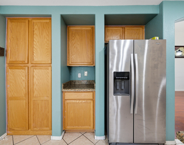 3358 E Park Avenue - Photo Thumbnail 10