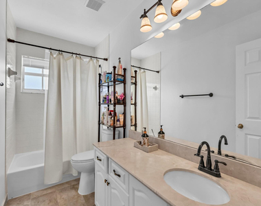 101 Gables Boulevard - Photo Thumbnail 18