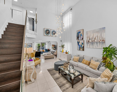 101 Gables Boulevard - Photo Thumbnail 2
