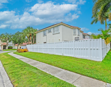 101 Gables Boulevard - Photo Thumbnail 28