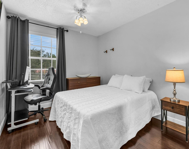 101 Gables Boulevard - Photo Thumbnail 17