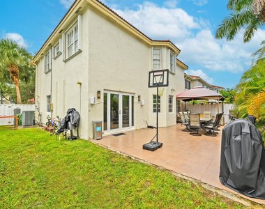 101 Gables Boulevard - Photo Thumbnail 20