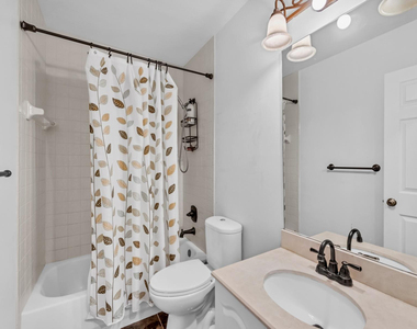 101 Gables Boulevard - Photo Thumbnail 16
