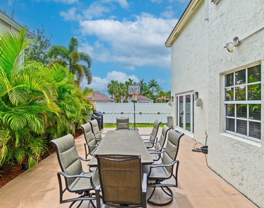 101 Gables Boulevard - Photo Thumbnail 22