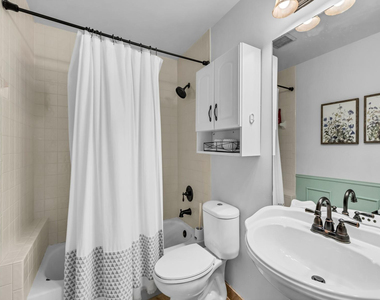 101 Gables Boulevard - Photo Thumbnail 10
