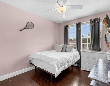 101 Gables Boulevard - Photo Thumbnail 15