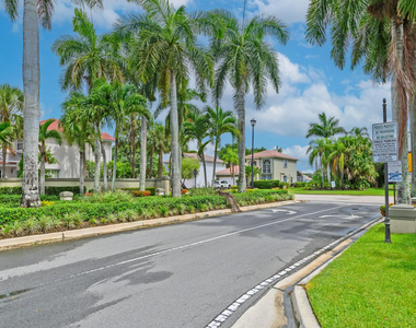 101 Gables Boulevard - Photo Thumbnail 31