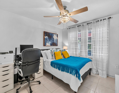 101 Gables Boulevard - Photo Thumbnail 9