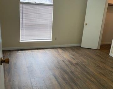 1221 Willow Wood Court - Photo Thumbnail 21