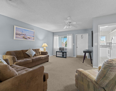2100 Ne 38th Street - Photo Thumbnail 4