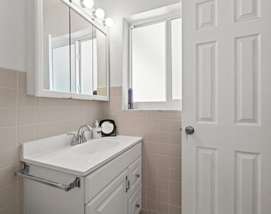 2100 Ne 38th Street - Photo Thumbnail 26