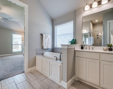 334 Sahara Drive - Photo Thumbnail 17