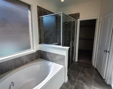 16020 Aquilla Way - Photo Thumbnail 6
