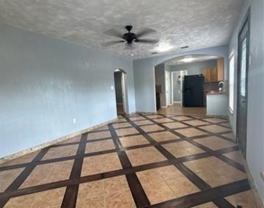 2218 Rockefeller Boulevard - Photo Thumbnail 4
