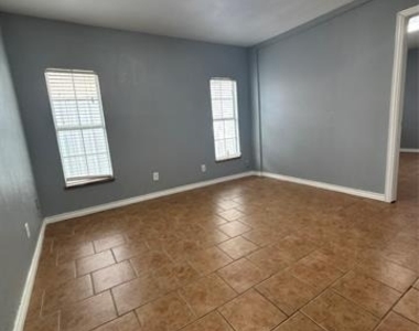 2218 Rockefeller Boulevard - Photo Thumbnail 9