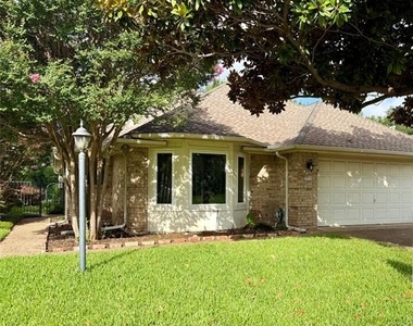 3212 Laurel Oaks Court - Photo Thumbnail 3