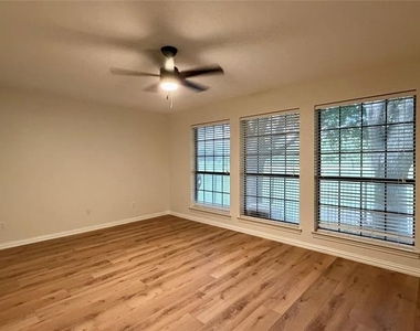 3212 Laurel Oaks Court - Photo Thumbnail 10