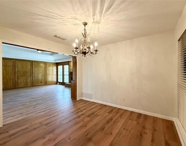 3212 Laurel Oaks Court - Photo Thumbnail 5
