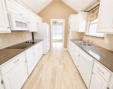 7801 Cortland Drive - Photo Thumbnail 7