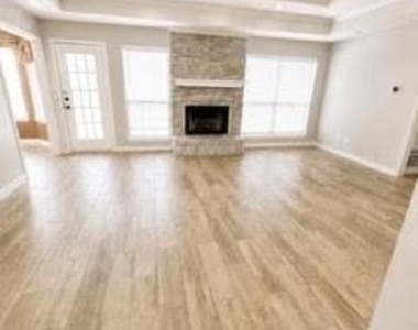 7801 Cortland Drive - Photo Thumbnail 9