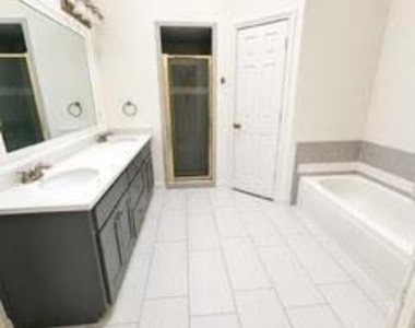 7801 Cortland Drive - Photo Thumbnail 2