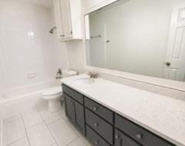7801 Cortland Drive - Photo Thumbnail 5