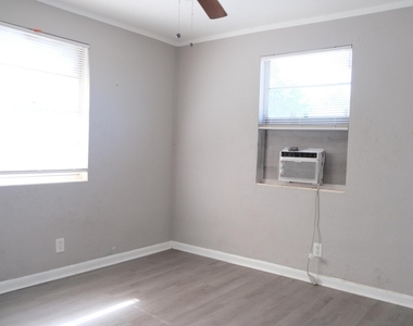 705 13th Street - Photo Thumbnail 5
