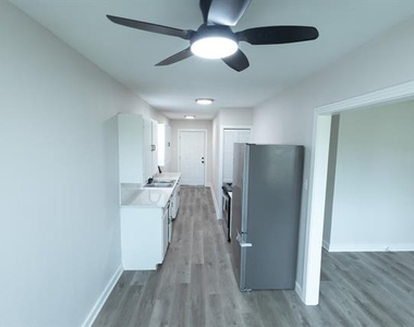 1716 Ethel Avenue - Photo Thumbnail 4