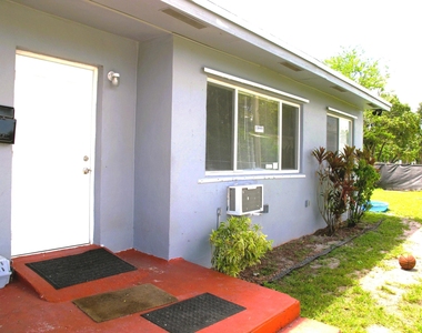340 Nw 6th Street - Photo Thumbnail 2