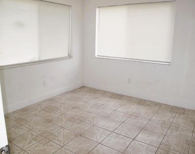 340 Nw 6th Street - Photo Thumbnail 8