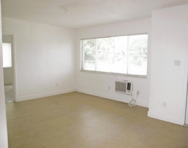 340 Nw 6th Street - Photo Thumbnail 4