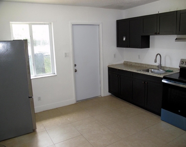 340 Nw 6th Street - Photo Thumbnail 17