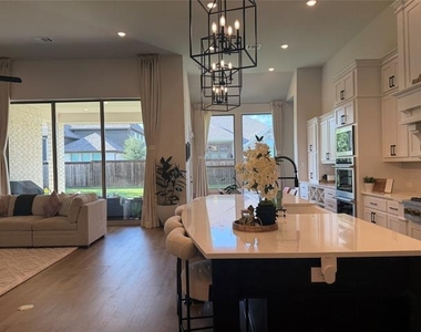 3332 Zenyatta Court - Photo Thumbnail 21