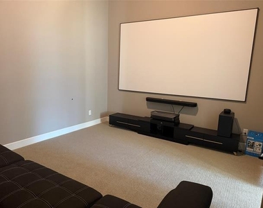 3332 Zenyatta Court - Photo Thumbnail 16