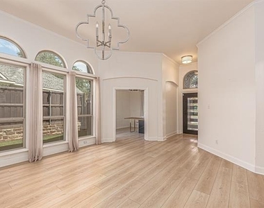 875 Shores Boulevard - Photo Thumbnail 11