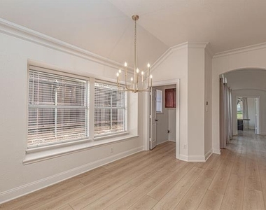 875 Shores Boulevard - Photo Thumbnail 10