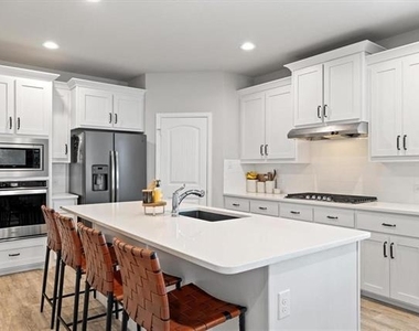 405 Rosie Court - Photo Thumbnail 4