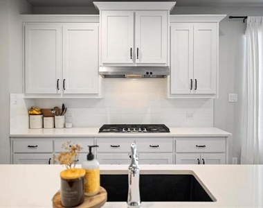 405 Rosie Court - Photo Thumbnail 7