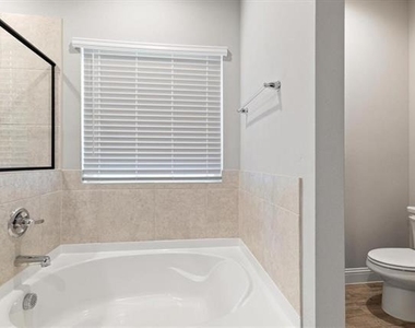405 Rosie Court - Photo Thumbnail 15