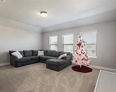 405 Rosie Court - Photo Thumbnail 17