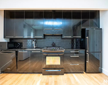 485 Keap Street - Photo Thumbnail 2