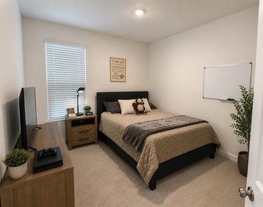 14184 Hammersmith Street - Photo Thumbnail 8