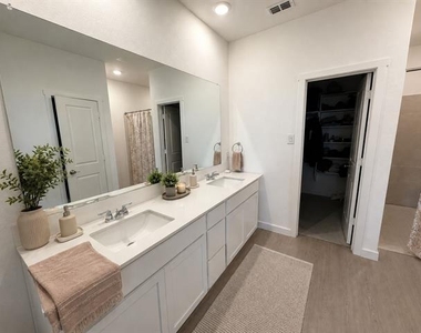 14184 Hammersmith Street - Photo Thumbnail 5