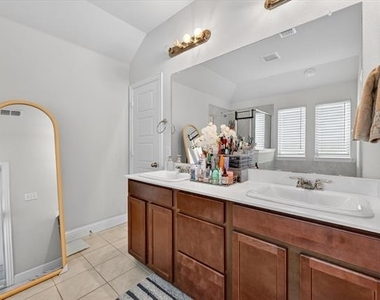 7213 Willow Thorne Drive - Photo Thumbnail 24