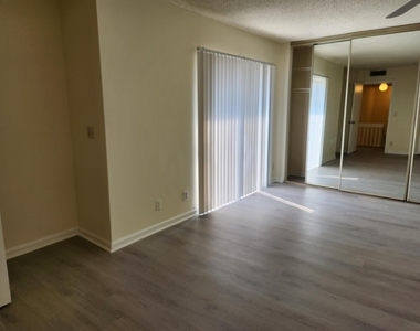 1749 N Congress Avenue - Photo Thumbnail 16