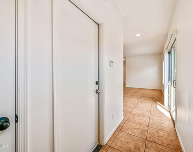 8917 N 4th Street - Photo Thumbnail 1