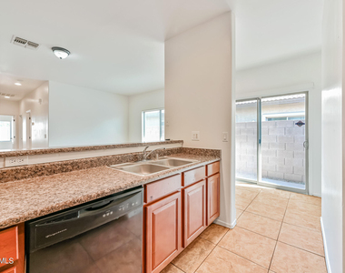8917 N 4th Street - Photo Thumbnail 8