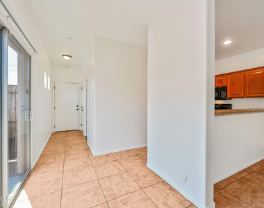 8917 N 4th Street - Photo Thumbnail 5