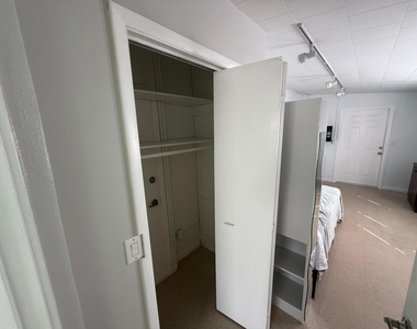 605 E Coast Avenue - Photo Thumbnail 3