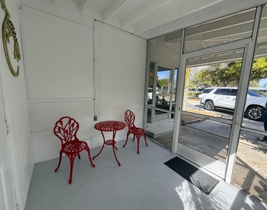 605 E Coast Avenue - Photo Thumbnail 1